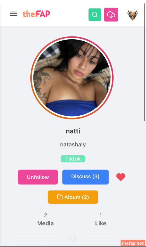 any more pics of her?